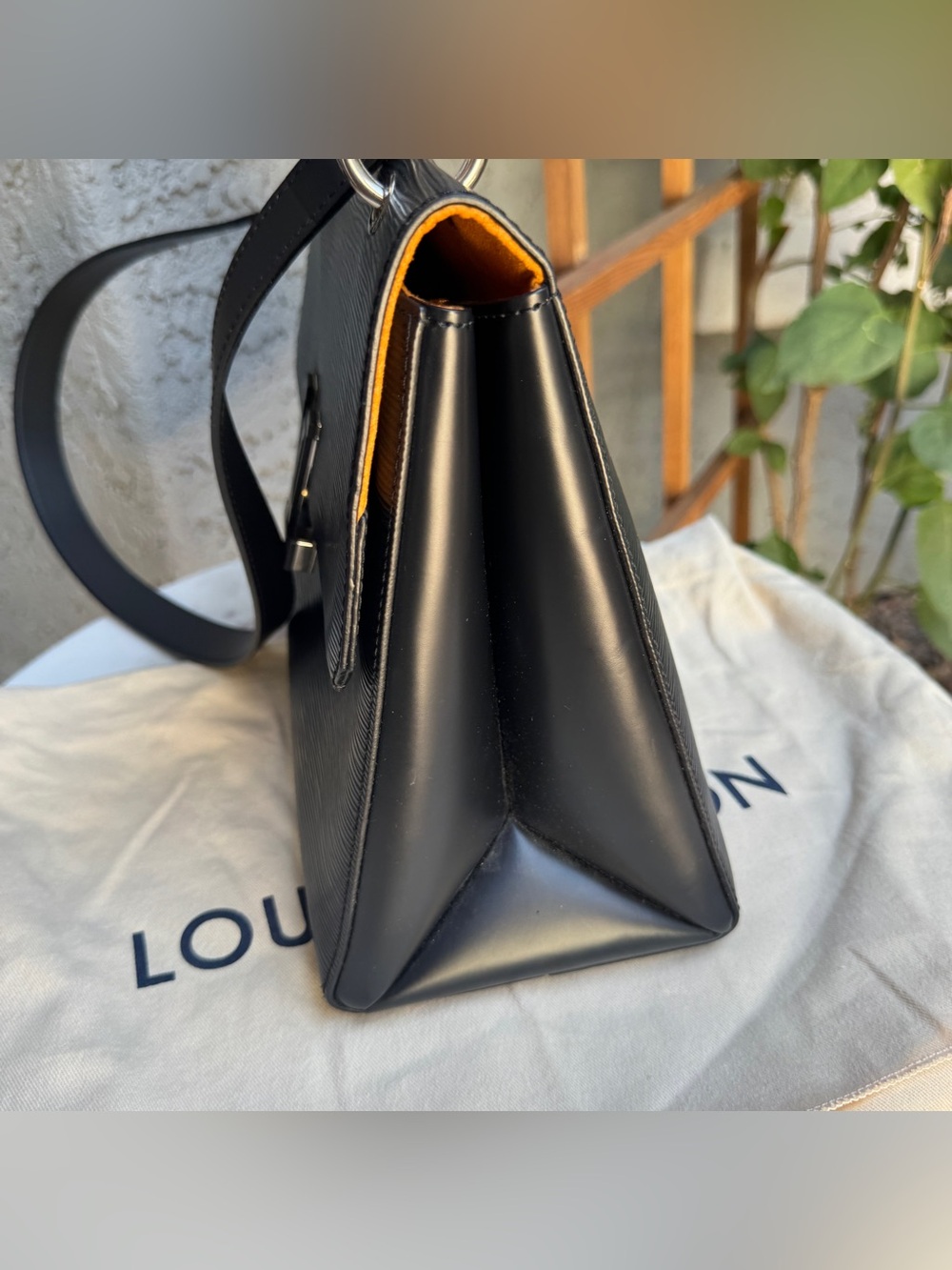 Louis Vuitton Epi Leather Grenelle MM Shoulder Bag - Picture 7 of 15